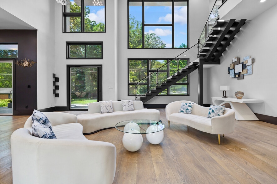 More Photos Of 2401 Greenglade Rd NE, Atlanta Specialty For Sale