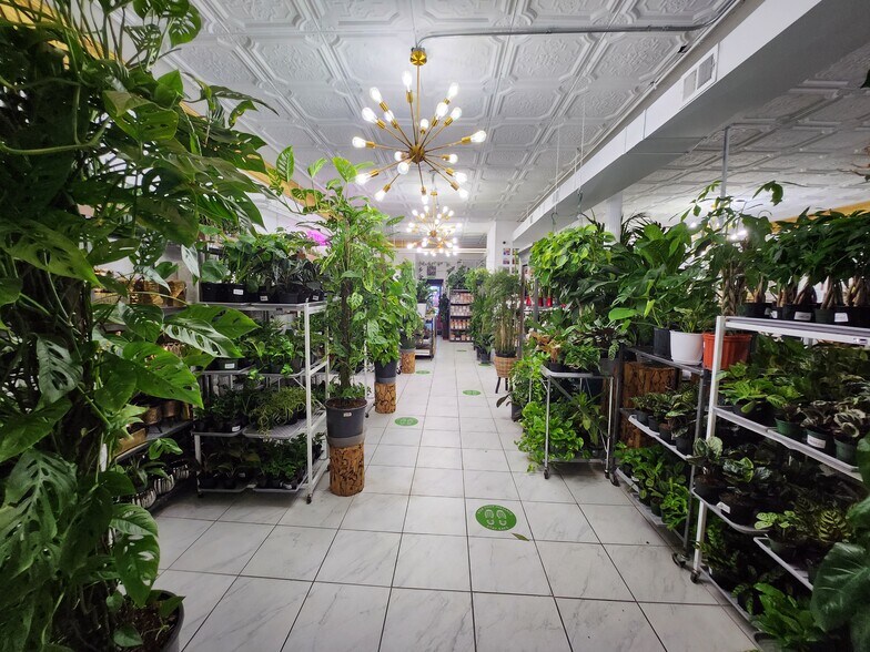 More Photos Of 2312 W Touhy Ave, Chicago General Retail For Sale