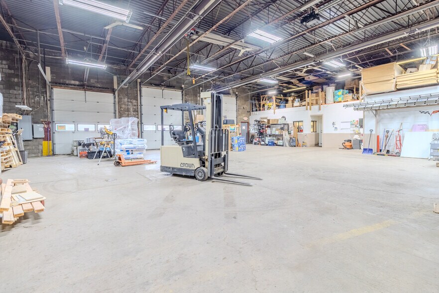 More Photos Of 204 Main St, East Pittsburgh Warehouse For Sale