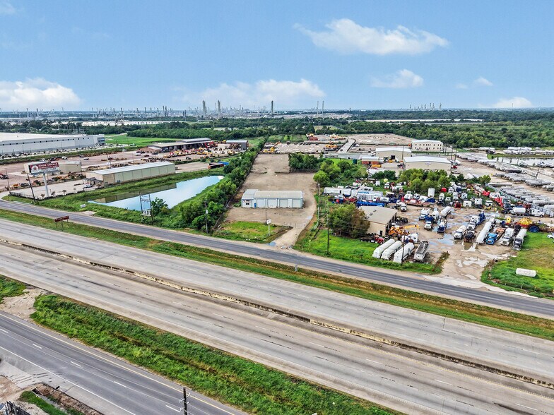 More Photos Of 11421 Interstate 10 E, Baytown Service For Lease