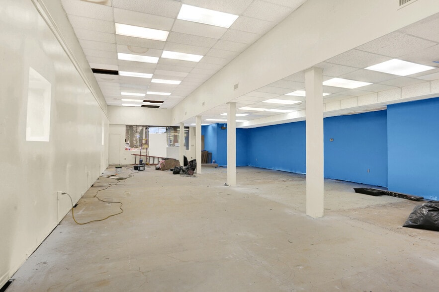 More Photos Of 1915 Lenox St, Harrisburg General Retail For Sale