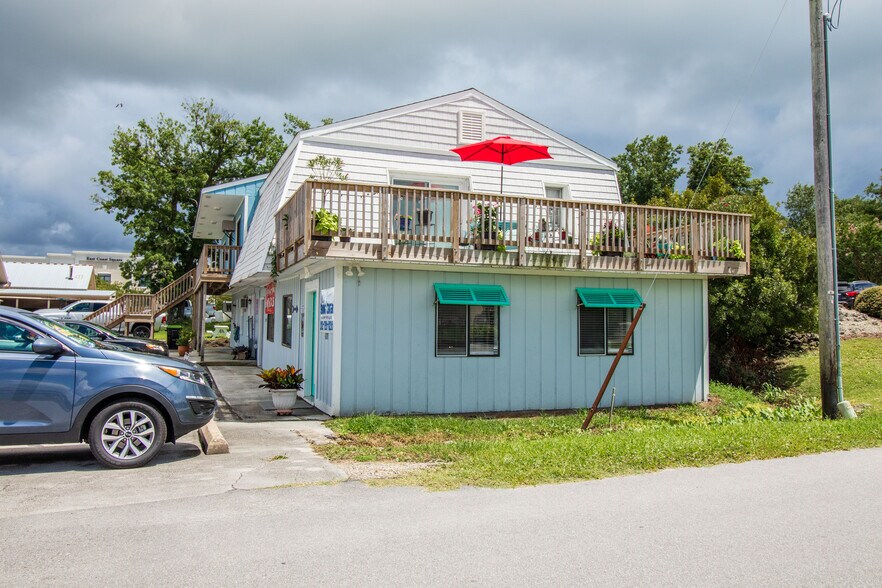 More Photos Of 4317 Arendell St, Morehead City Office For Sale