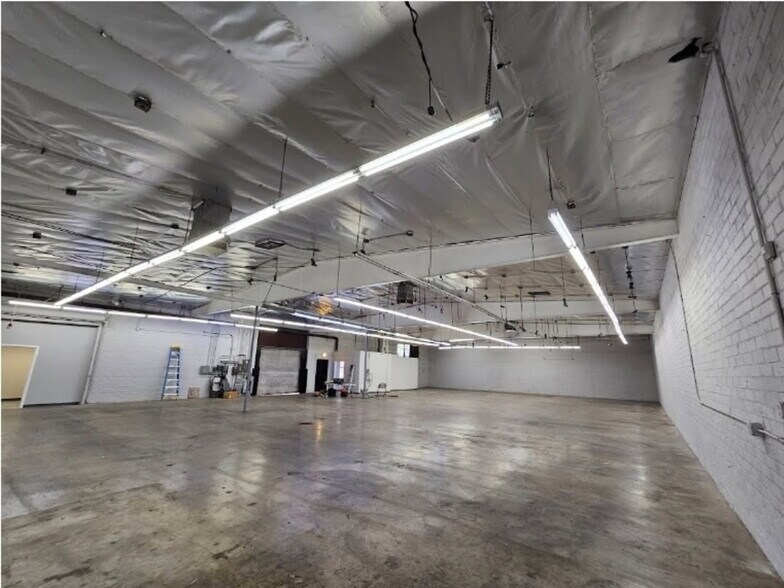 More Photos Of 3816-3818 S Broadway, Los Angeles Manufacturing For Lease