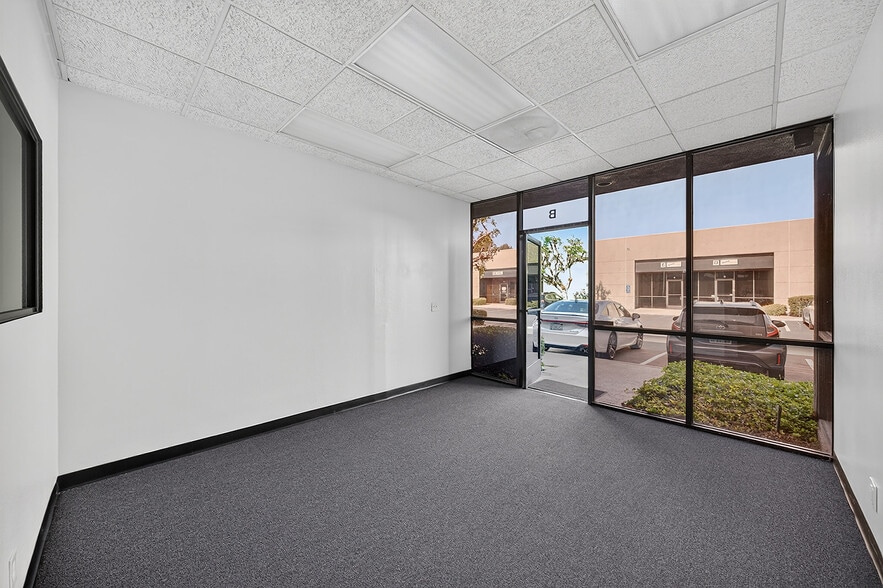 More Photos Of 550-590 E Arrow Hwy, San Dimas Warehouse For Lease