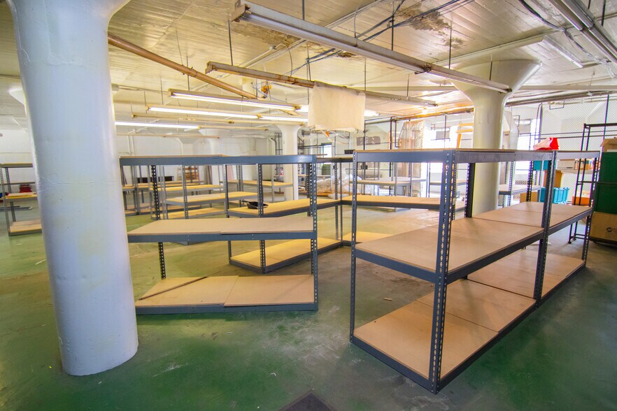 More Photos Of 1439 Sunset Blvd, Steubenville Flex For Sale