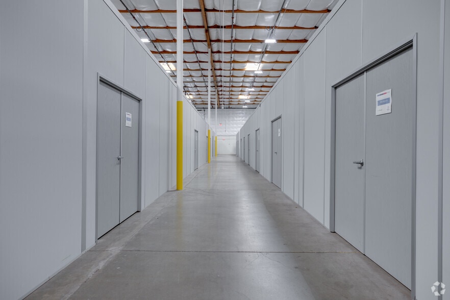 More Photos Of 2636 S Wilson St, Tempe Warehouse For Lease