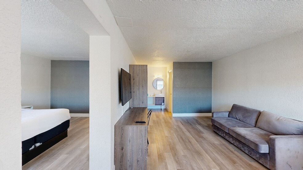 More Photos Of 1153 Airport Rd, Jacksonville Hotel For Sale