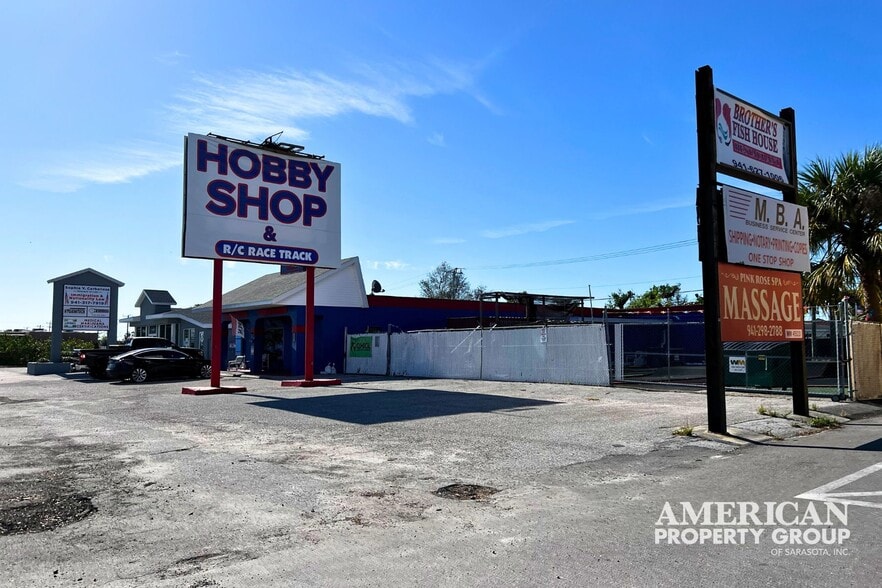 More Photos Of 3835 Tamiami Trl, Port Charlotte Freestanding For Sale