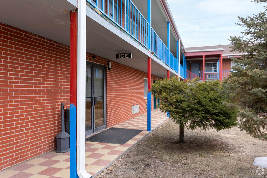 More Photos Of 201 Stagecoach Trl, Ogallala Hospitality For Sale