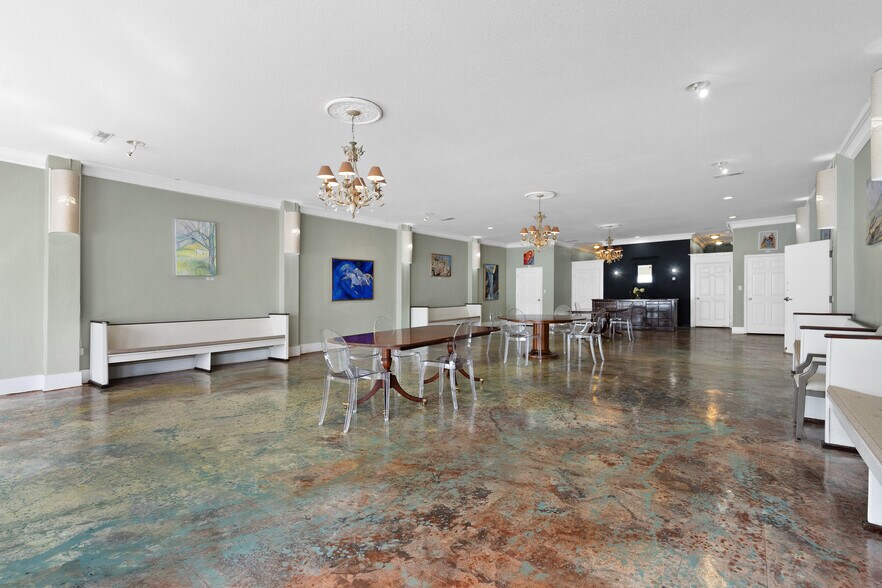 More Photos Of 108 Cumberland St E, Cowan Specialty For Sale