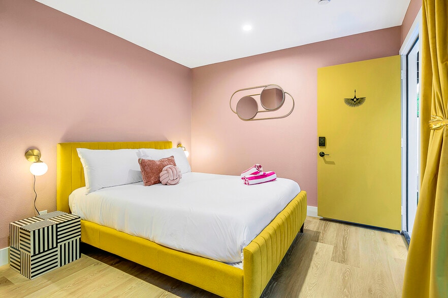 More Photos Of 1339 N Indian Canyon Dr, Palm Springs Hotel For Sale