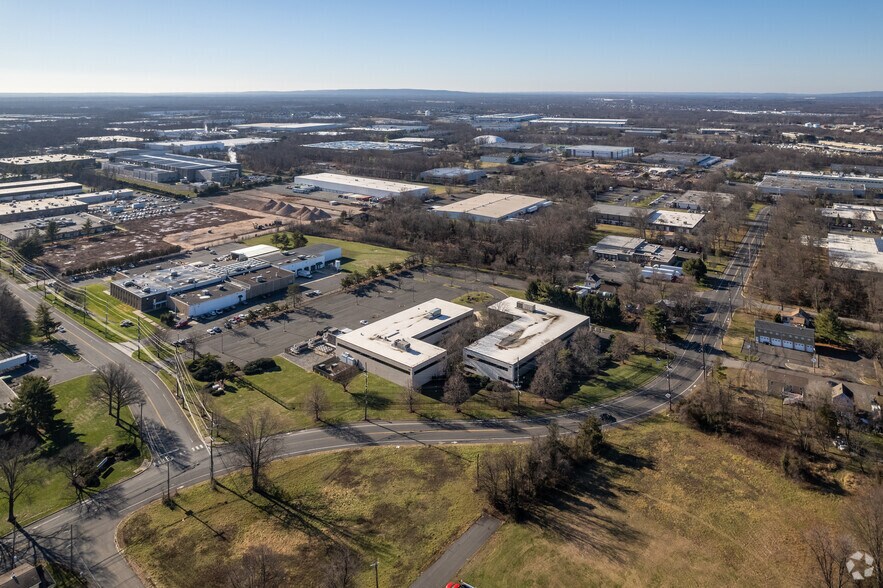 More Photos Of 202 Campus Dr, Somerset Flex For Lease