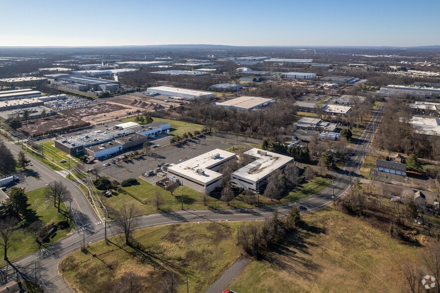 More Photos Of 202 Campus Dr, Somerset Flex For Sale