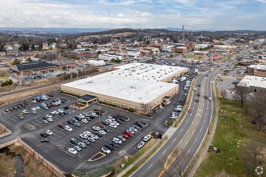 More Photos Of 420 W Morris Blvd, Morristown Office For Lease