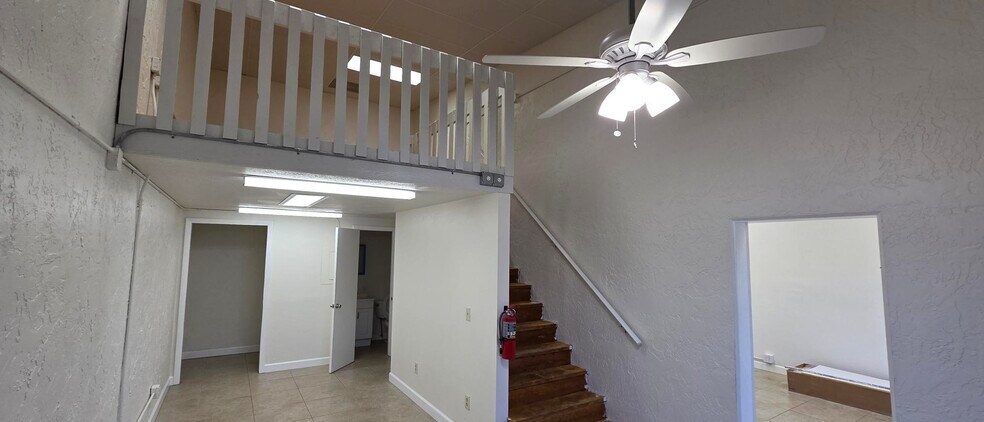 More Photos Of 1133 Industrial Blvd, Naples Manufacturing For Lease