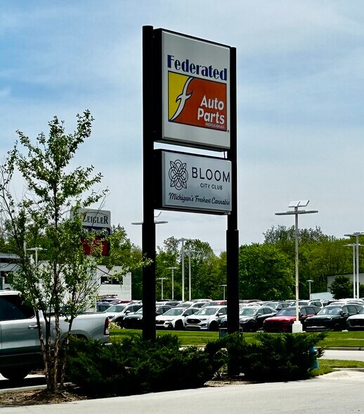 More Photos Of 4114-4120 W Stadium Dr, Kalamazoo Freestanding For Sale