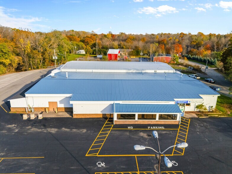 More Photos Of 3 Geddes Street Ext, Holley Supermarket For Sale