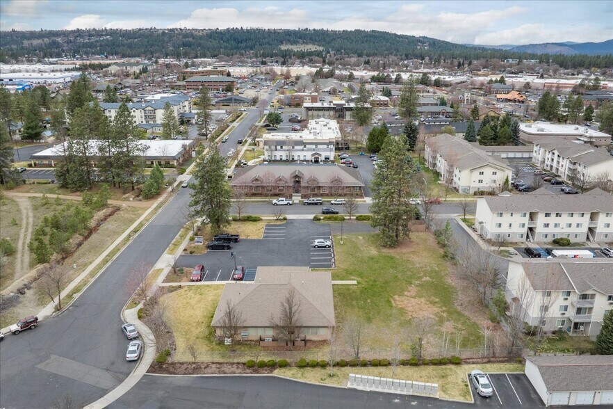 More Photos Of 9718 N Morton Ct, Spokane Office For Sale
