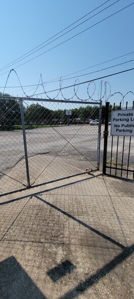 More Photos Of 7783 Airport Blvd, Houston General Retail For Lease