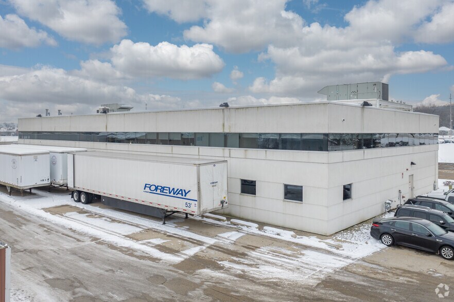 More Photos Of 5271 Plainfield Ave NE, Grand Rapids Office For Sale