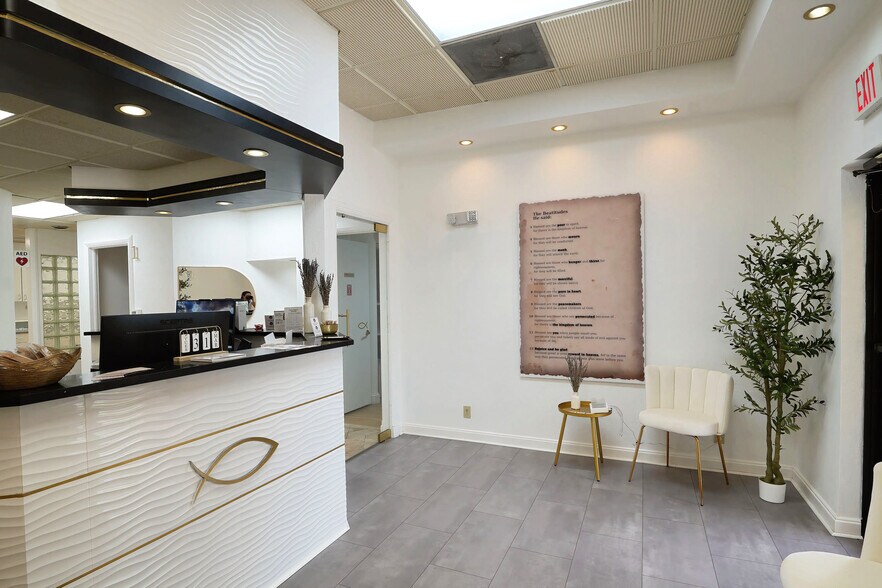 More Photos Of 650 W Boynton Beach Blvd, Boynton Beach Medical For Sale