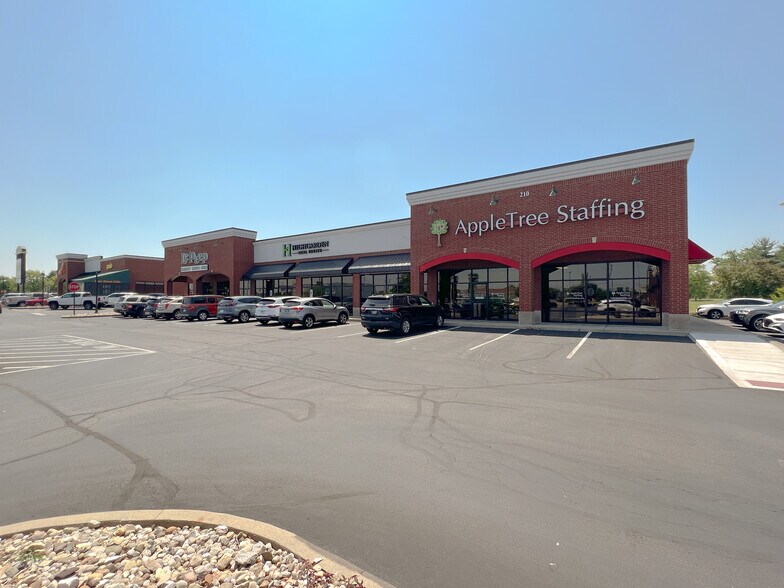 More Photos Of 210 S Emerson Ave, Greenwood Storefront Retail Office For Lease