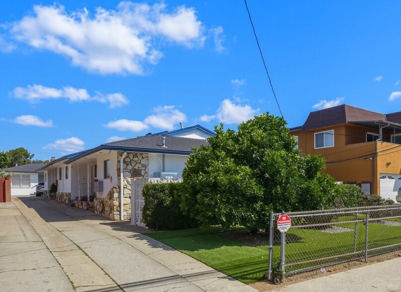 Primary Photo Of 313 E Hazel St, Inglewood Apartments For Sale