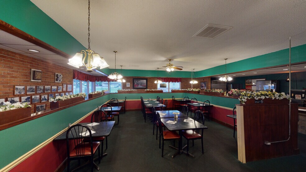 More Photos Of 1102 W Spring St, Monroe Restaurant For Sale