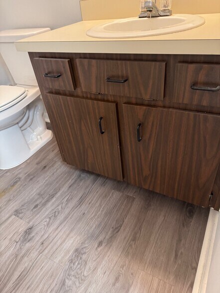 More Photos Of 120 E New York Ave, Deland Storefront Retail Office For Lease