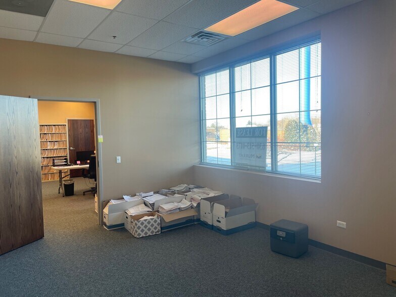 More Photos Of 40W222 Lafox Rd, St Charles Medical For Lease