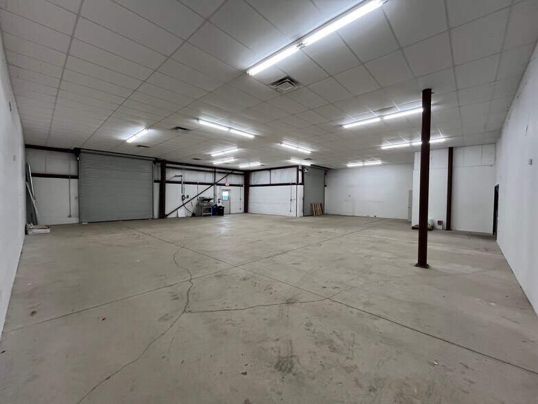 More Photos Of 8565 Somerset Dr, Largo Light Distribution For Lease