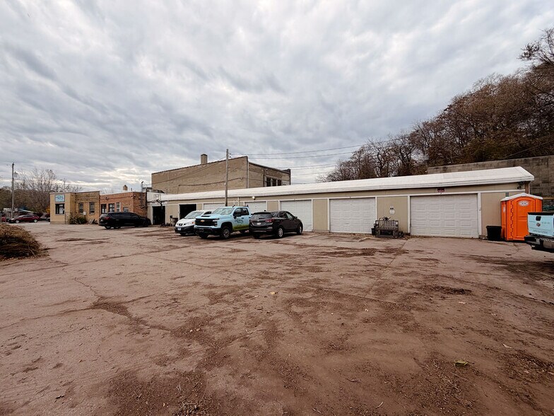 More Photos Of 5420 W State St, Milwaukee Distribution For Lease