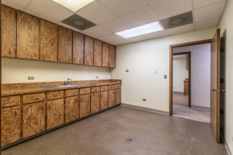 More Photos Of 398 Hart Street, Monroe Medical For Lease