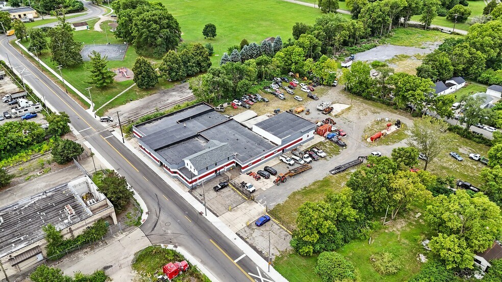 More Photos Of 603 S Broadway St, Dayton Warehouse For Sale