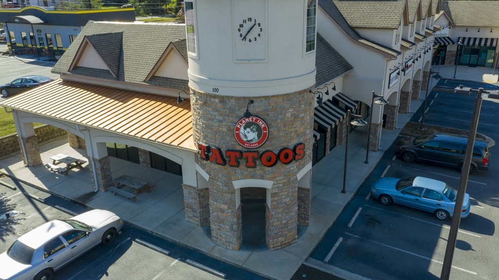 More Photos Of 2655 N Cobb Pky, Kennesaw Storefront For Lease