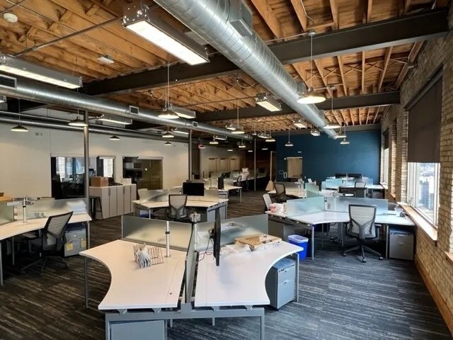 More Photos Of 101 S Washington St, Green Bay Loft Creative Space For Lease