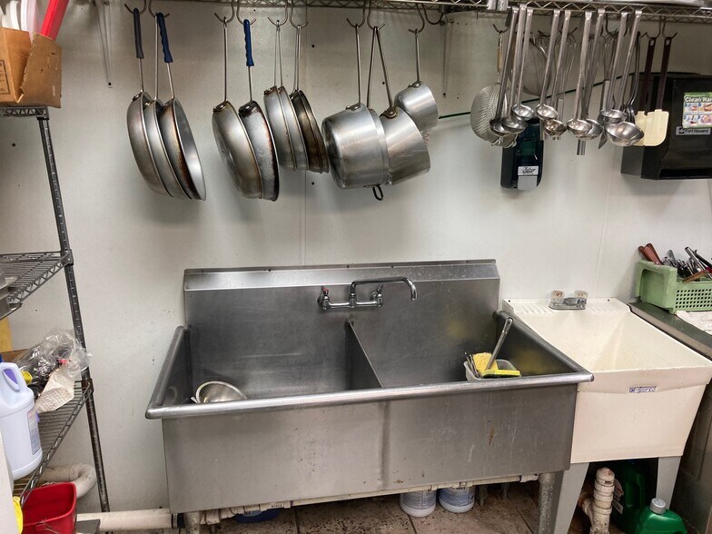 More Photos Of 178-182 Pine St, Bristol Restaurant For Sale