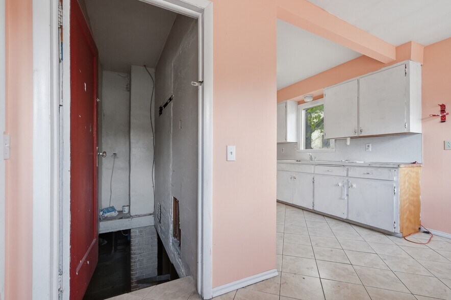 More Photos Of 819 12th Ave S, Nampa Storefront For Sale