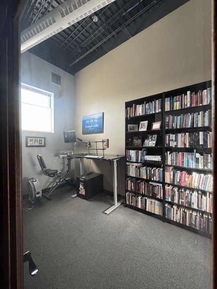 More Photos Of 1227 S 6th St, Minneapolis Freestanding For Lease