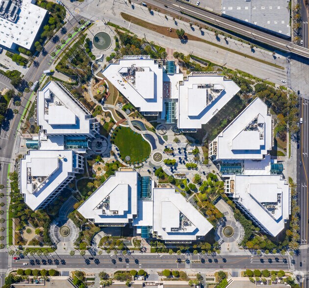 More Photos Of 2450 Colorado Ave, Santa Monica Office For Lease