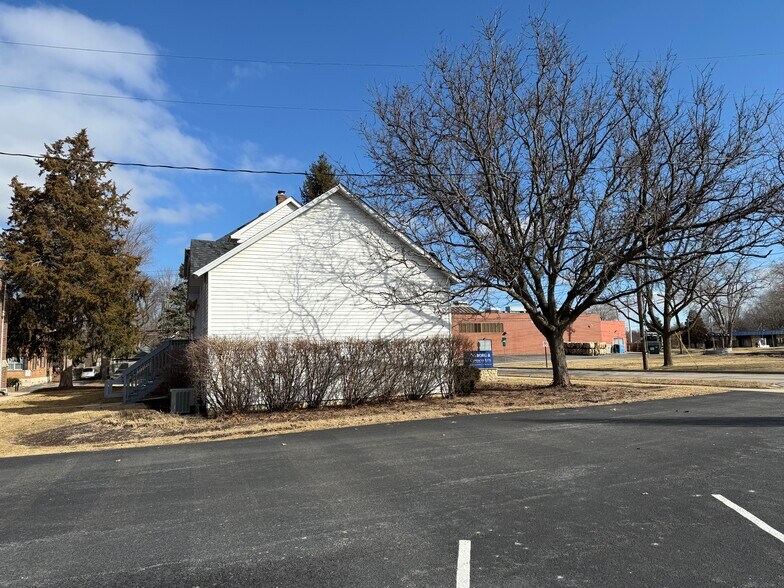 More Photos Of 236 Webster St, Batavia Office For Sale