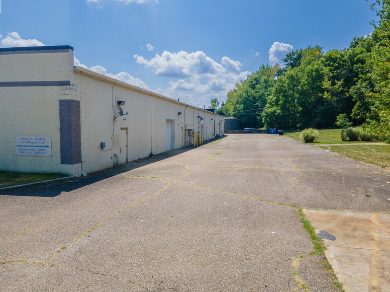 More Photos Of 2052-2070 Romig Rd, Akron Storefront For Sale