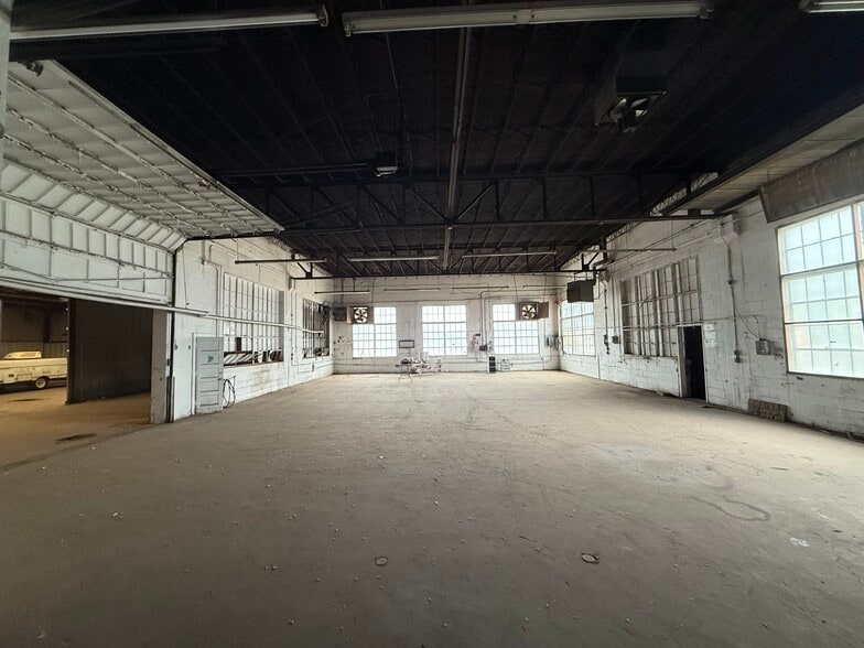 More Photos Of 12 NE 8th St, Oklahoma City Service For Sale