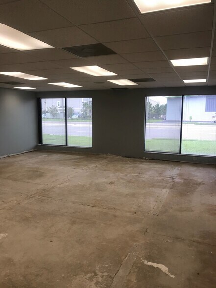 More Photos Of 13080 S Belcher Rd, Largo Office For Lease