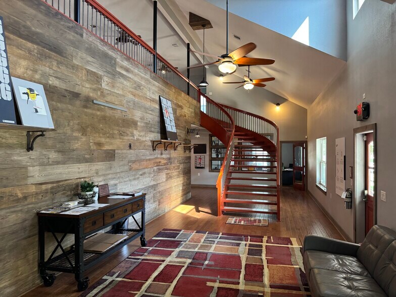 More Photos Of 520 Dallas St, League City Flex For Sale