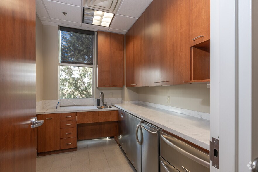 More Photos Of 4640 Trueman Blvd, Hilliard Office For Lease