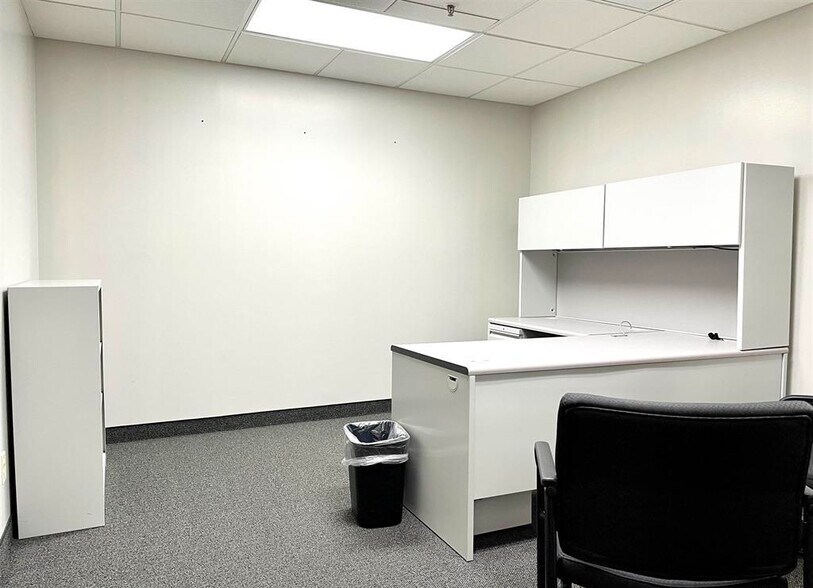 More Photos Of 456 Fulton St, Peoria Office For Sale