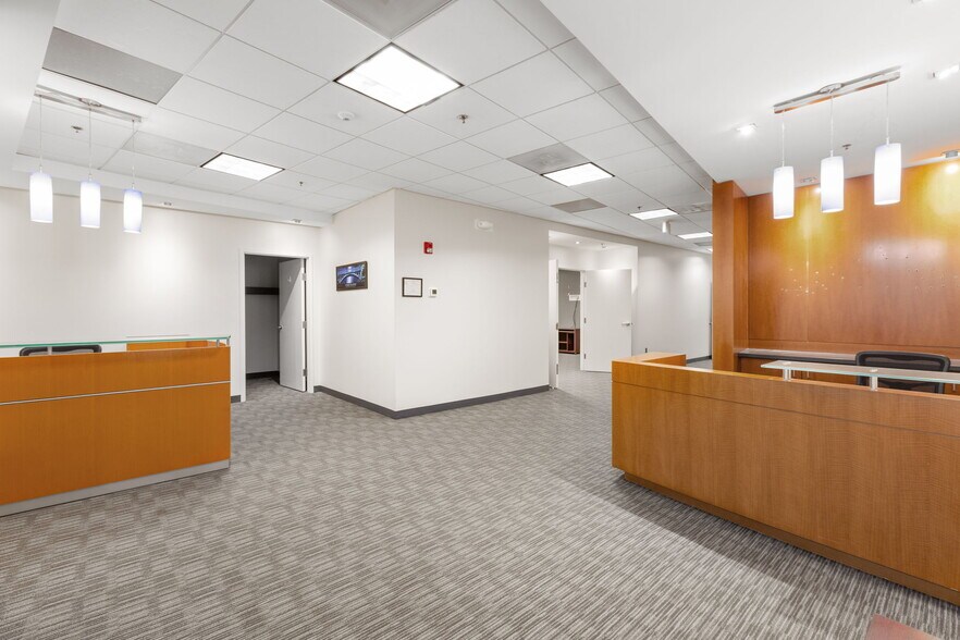 More Photos Of 10 Center St, Stafford Office For Lease