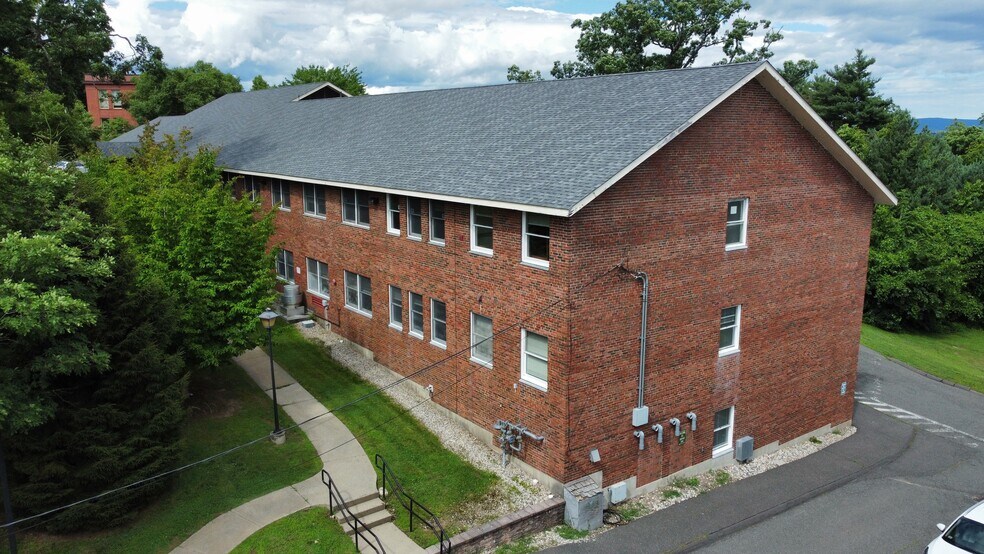 More Photos Of 45 Round Hill Rd, Northampton Office Residential For Sale