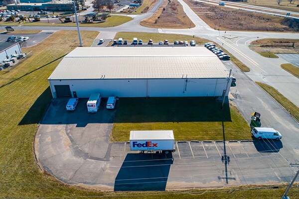 More Photos Of 1850 SW 42nd St, Topeka Distribution For Sale